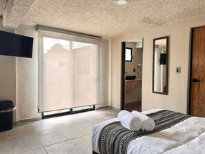 1 bedroom, iron/ironing board, WiFi, bed sheets - Central Boutique, Near the Famous Market 28! (CancÃºn)
