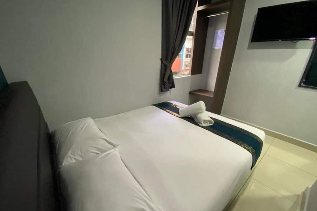 Habitación básica doble | 2 habitaciones, wifi gratis y ropa de cama