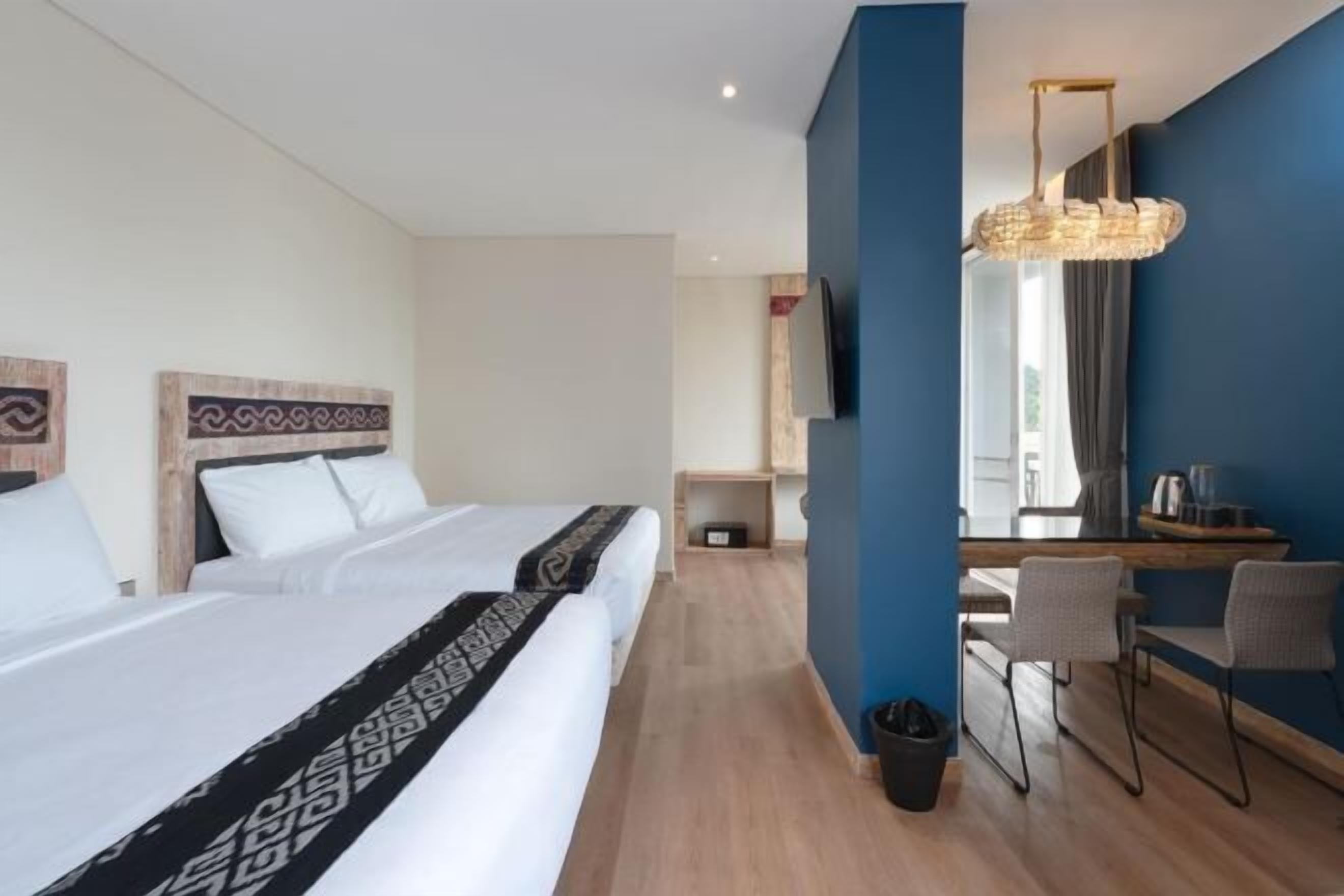 Hochwertige Bettwaren, Betten mit Memory-Foam-Matratzen, Minibar