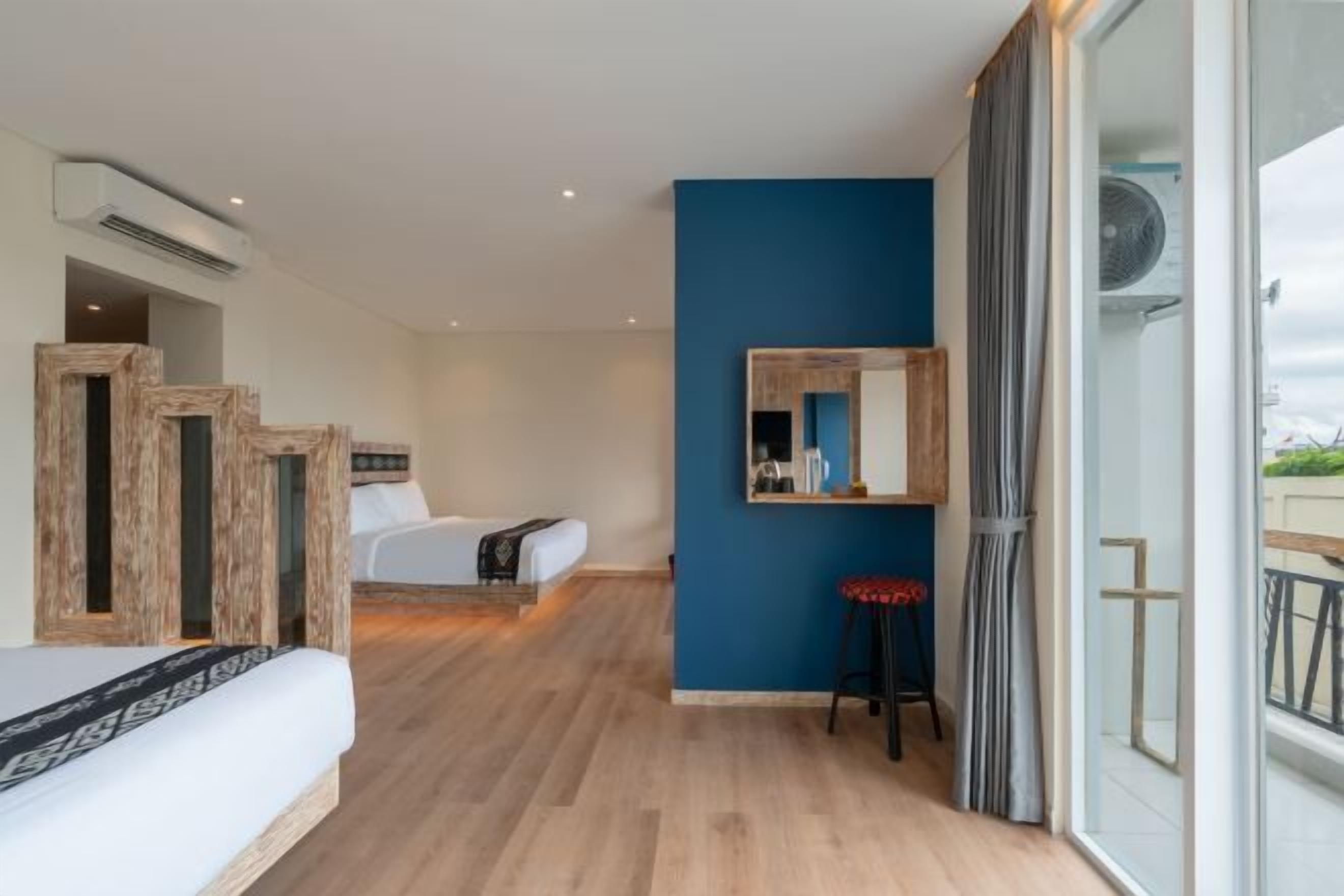 Hochwertige Bettwaren, Betten mit Memory-Foam-Matratzen, Minibar