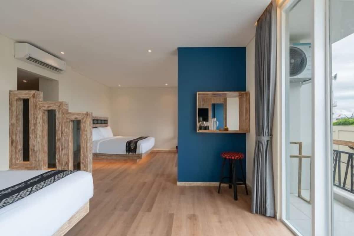 高档床上用品、记忆海绵床垫、迷你吧、客房内保险箱