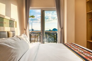 Ropa de cama de alta calidad, colchones con efecto memoria y minibar 