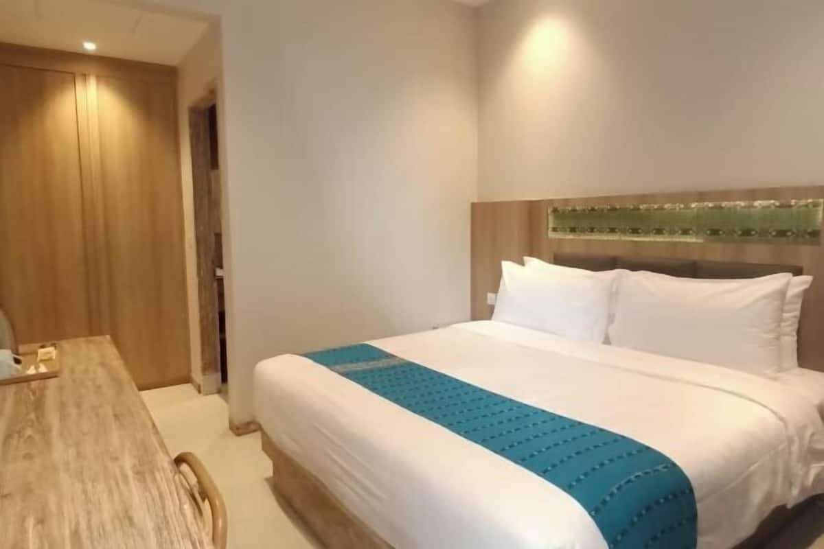 Hochwertige Bettwaren, Betten mit Memory-Foam-Matratzen, Minibar