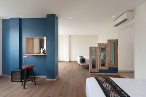 Premium bedding, memory foam beds, minibar, in-room safe - DEJAVU 2.0 HOTEL LABUAN BAJO KOMODO (Labuan Bajo)