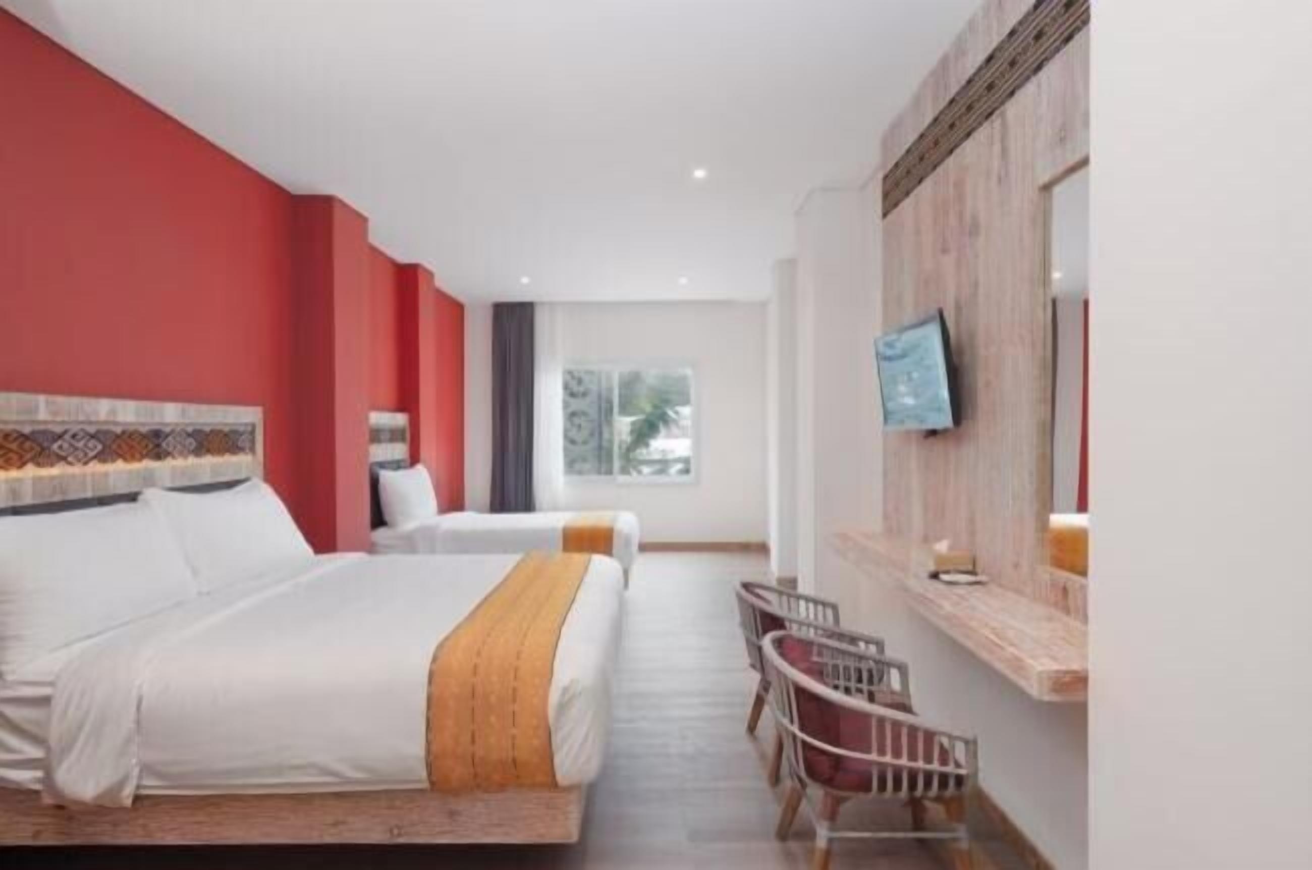 Hochwertige Bettwaren, Betten mit Memory-Foam-Matratzen, Minibar