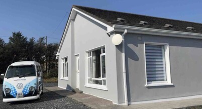 “Achill Island Escape” Beach Cottage with Seaviews in Keel Achill Island.