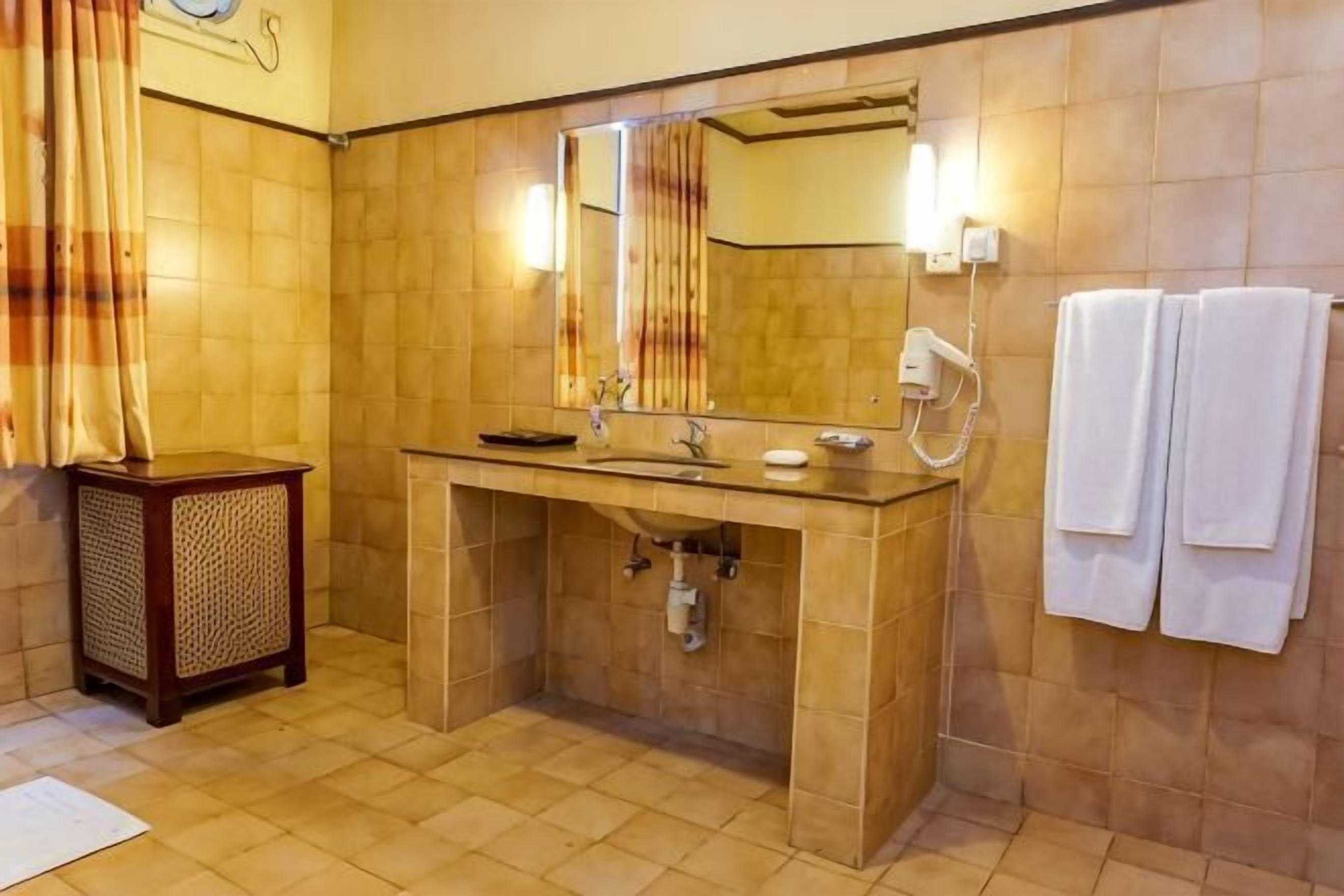 Bathroom | Bathrobes, bidet, towels