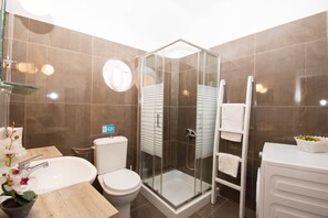 Apartment | Bathroom | Towels