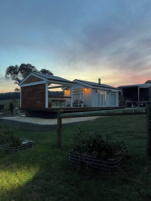 Exterior - Gumnut Cottage Gippsland | Mountain Views & King Bed (Seaton)