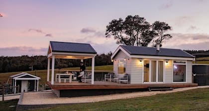 Gumnut Cottage Gippsland | Mountain View · Tiny Eco Stay | Mountain Views Firepl