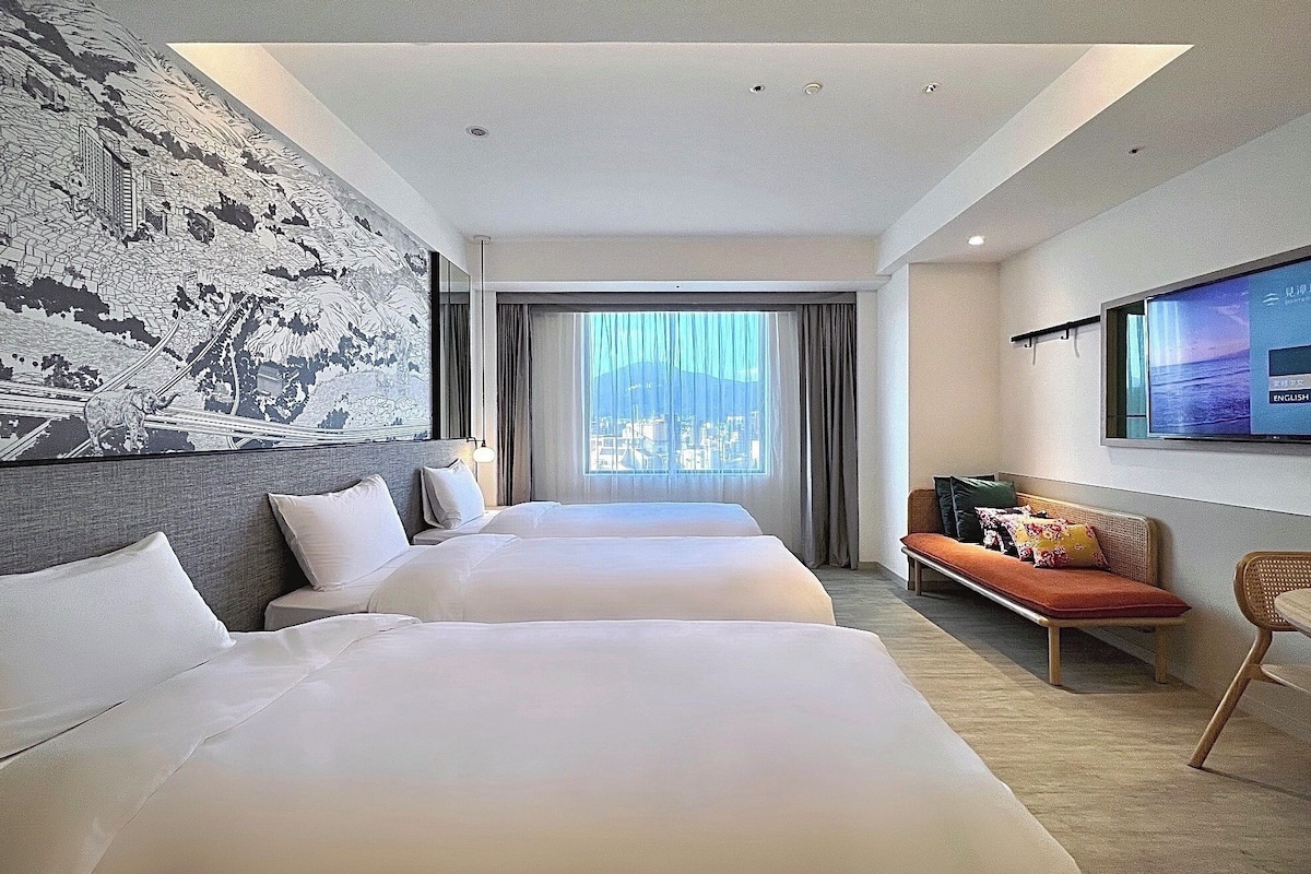 Deluxe driepersoonskamer | 1 slaapkamer, luxe beddengoed, donsdekens, een minibar