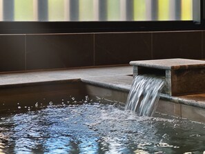 Indoor spa tub