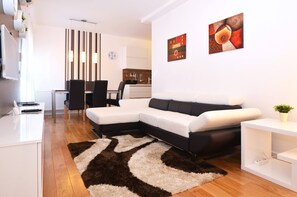 Leilighet, 2 soverom, røyk | Oppholdsrom