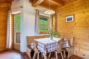 Dining - Holiday Apartment Marschalkhof "Ifingerblick" with Mountain View, 3 Balconies & Wi-Fi (St. Pankraz)