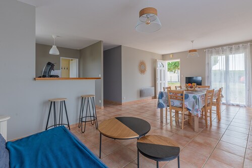 Holiday Home 'Le Pin Franc' with Private Terrace, Private Garden and Wi-Fi