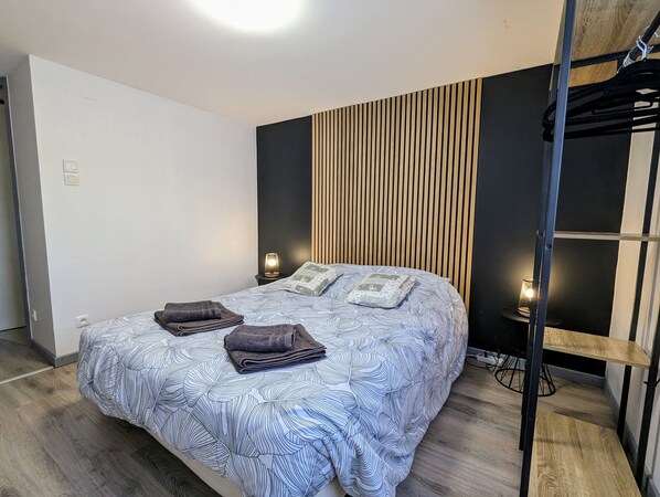 1 chambre, fer et planche Ă repasser, Wi-Fi gratuit