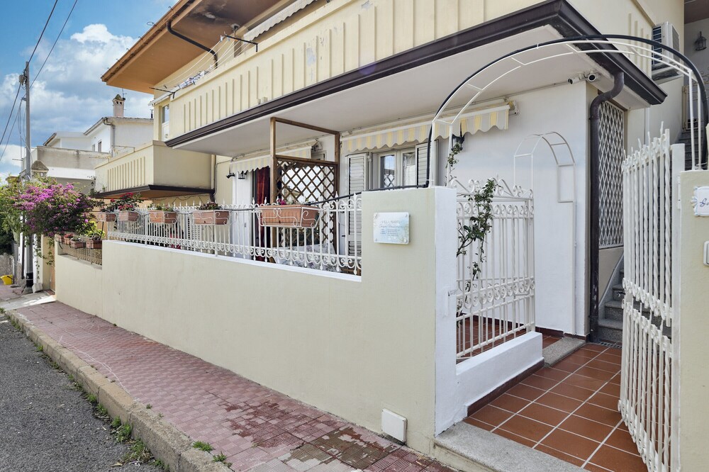 Vacation Home "Villa Isabel" with Shared Terrace & Wi-Fi