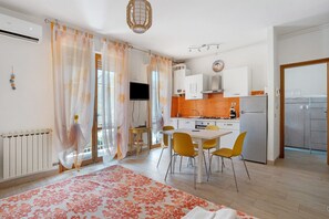 Dining - Holiday Apartment 'Coral House Viareggio' with Balcony (Viareggio)