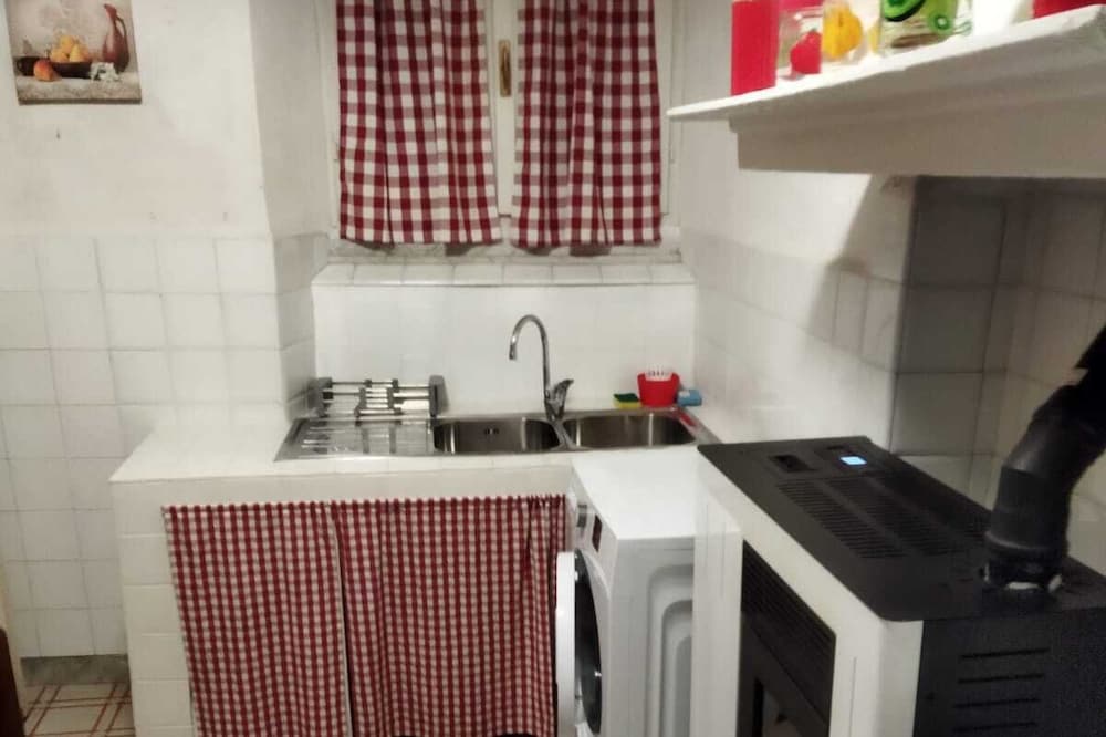 Holiday Home 'Zara' with Balcony & Wi-Fi