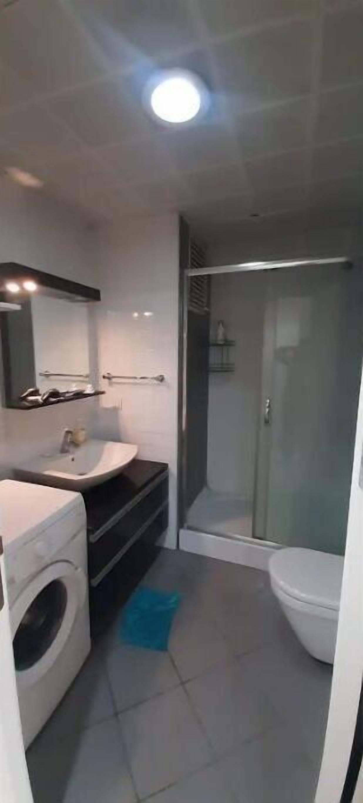 Amazing view Large 1 bed 1 bath lovely apartment