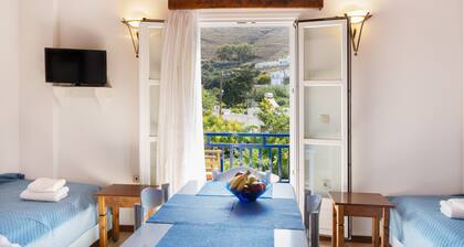 Ferienwohnung 'O Mpakses' mit Privatterrasse, WLAN und Klimaanlage