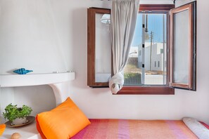 1 bedroom, free WiFi, bed sheets - Pet-Friendly Apartment 'Milos' with Sea View Wi-Fi (Cyclades)