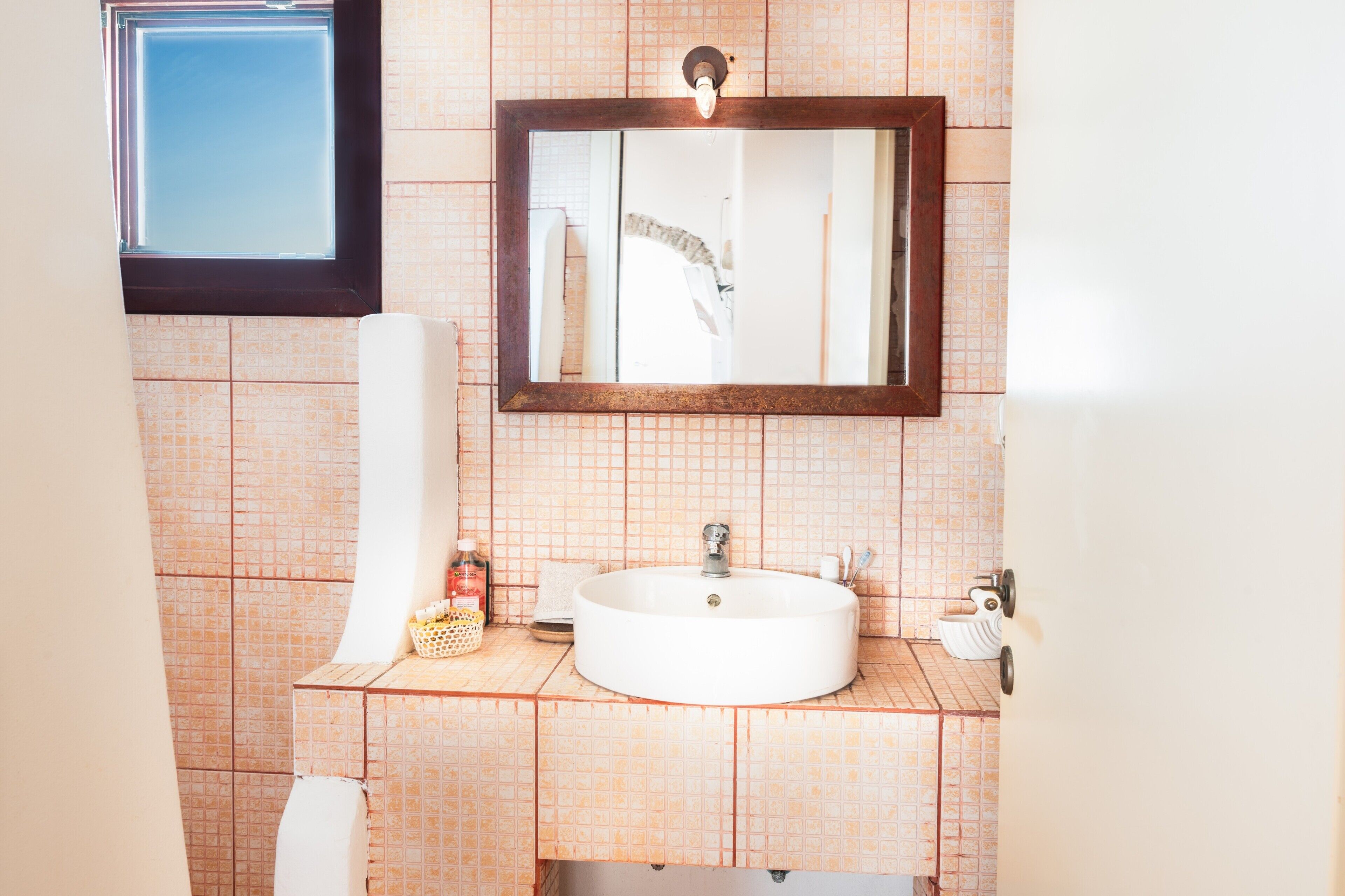 Een douche, een haardroger, handdoeken