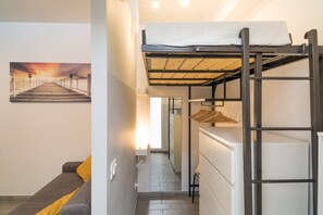 Interior - Studio "Glicine" with Balcony and Air Conditioning (Trappitello)