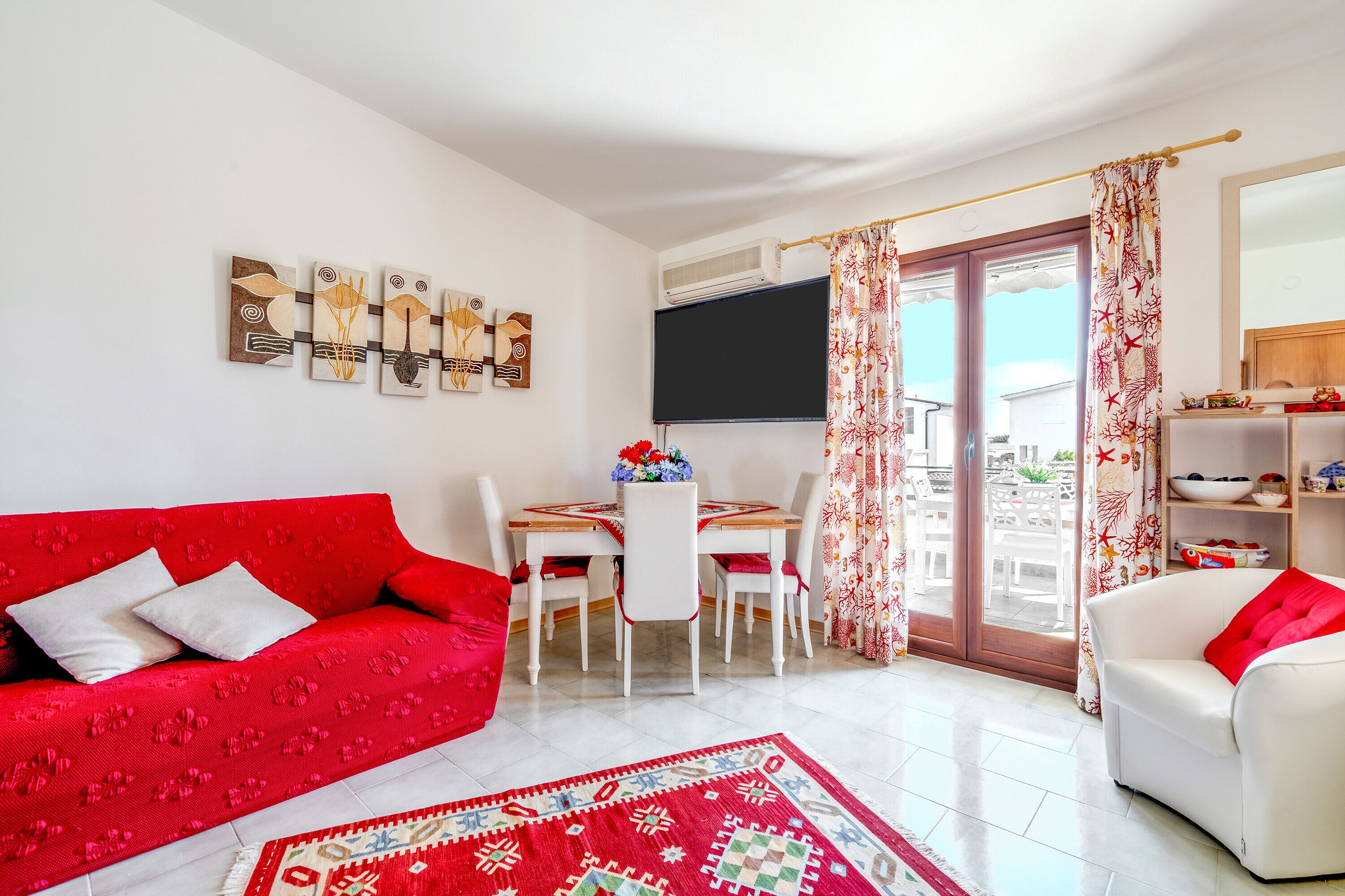 Villa "Emerald" with Sea View, Garden & Wi-Fi