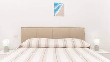 3 chambres, fer et planche Ă repasser, draps fournis