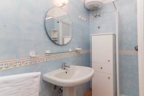 Douche, serviettes fournies