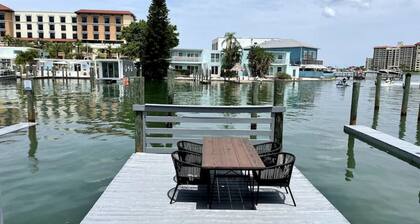 20 · Bay Apartment 20