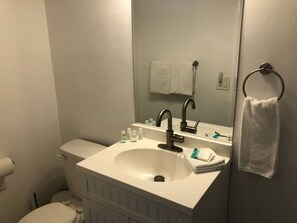 Asciugacapelli, asciugamani, carta igienica