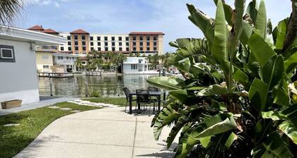 4 · Bay Studio Apartment 4