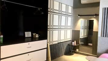 2 habitaciones, escritorio, tabla de planchar con plancha y wifi gratis