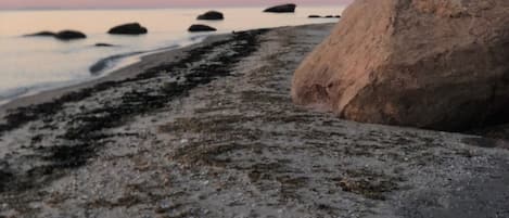 沙滩椅、沙滩毛巾