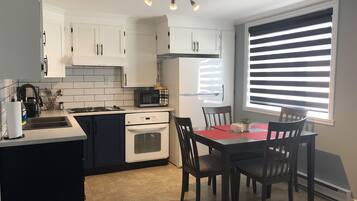 Apartment, 2 Schlafzimmer, Bergblick | Innenbereich