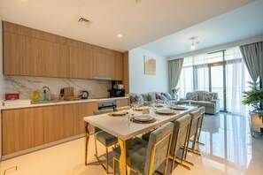 Two-Bedroom Apartment | Free WiFi - Beach Vista - Four Apple (Dubai)