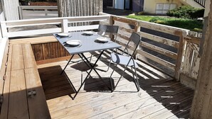 Unclassified image, 3 of 11, button - Charming Ground Floor Apartment with Pool near Capbreton Port, Sleeps 4 (Capbreton)