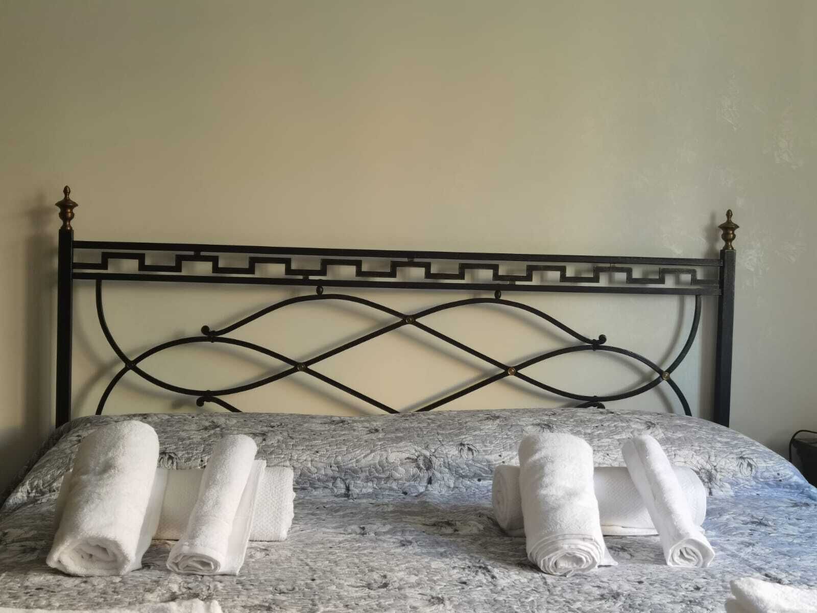 2 chambres, fer et planche à repasser, Wi-Fi gratuit, draps fournis