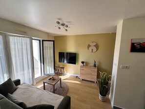 TV