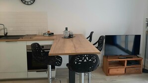 Dining - Cozy 1-BR Apartment with Balcony, Near Beaches, Parking Included (Capbreton)