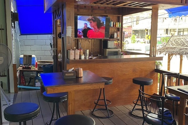 Sports bar