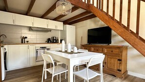 Dining - Charming renovated T2 bis house for 4 with terrace in La Palmyre (La Palmyre)