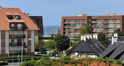 Charming apartment near beach and shops