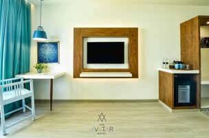 Minibar, caja fuerte, escritorio y espacio para trabajar con un portátil