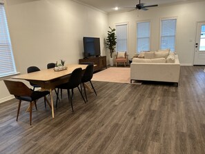 Interior - Stay Tyler @Royal Hills (Tyler)