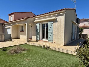 Exterior detail - Charming 4-Room House with Private Pool, Garden, and Pergola - Ideal for 8 Guests in Peaceful Elne (Elne)