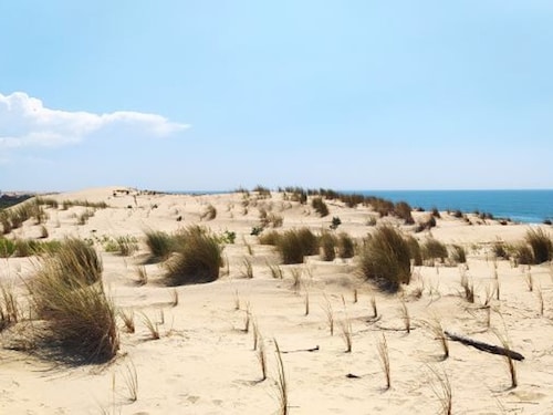 Maison agréable avec terrasse privée, proche plage et commerces