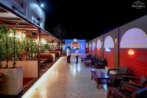 Cafe - Bajaj's Karwan Inn (Jagdalpur)